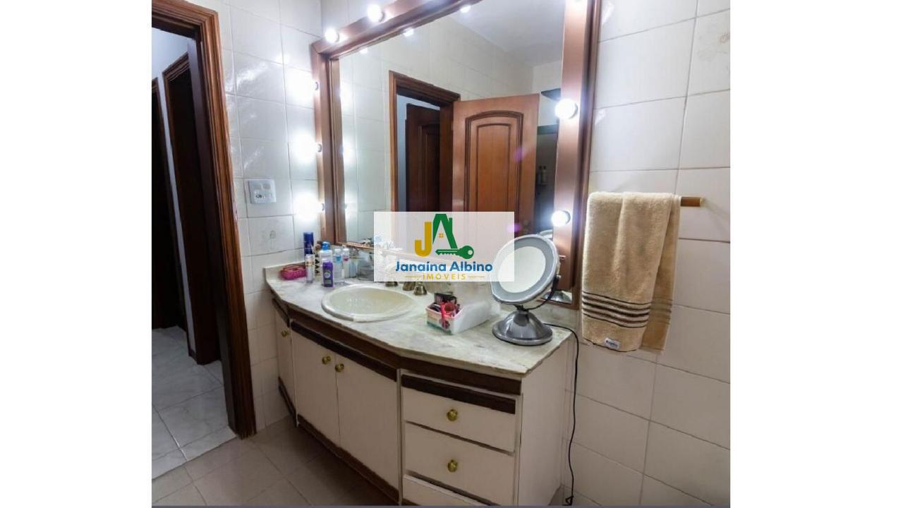 Casa, 4 quartos, 340 m² - Foto 24