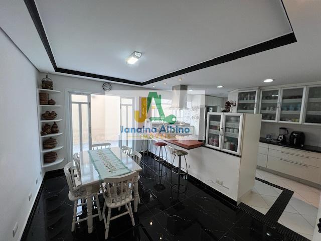 Casa, 4 quartos, 256 m² - Foto 16